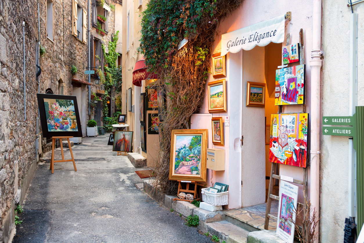 Art Galleries in Sainte-Maxime and Les Issambres: Creativity on the French Riviera