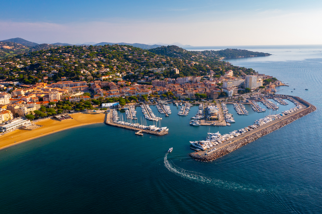 Le Port de Sainte-Maxime : Vie en Bord de Mer et Charme Riviera